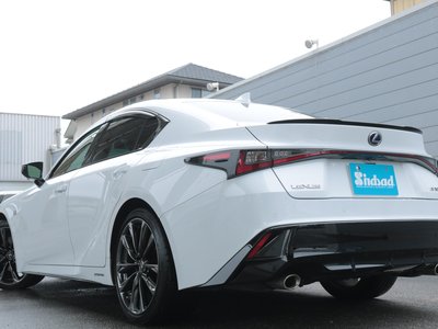2022 Lexus IS thumbnail 16