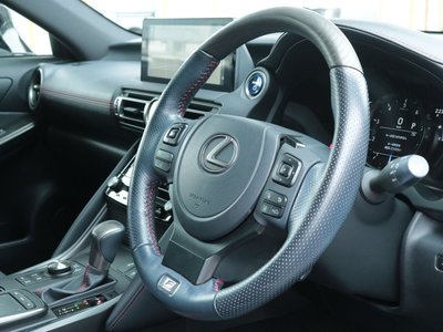 2022 Lexus IS thumbnail 35