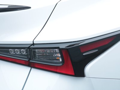 2022 Lexus IS thumbnail 24