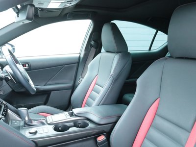 2022 Lexus IS thumbnail 38