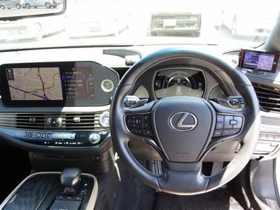 LEXUS LS - 10