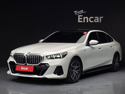 2024 BMW 5 SERIES 照片 1