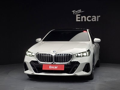 2024 BMW 5 SERIES 照片 2