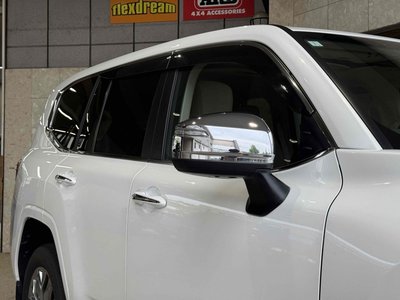 TOYOTA LAND CRUISER - 7