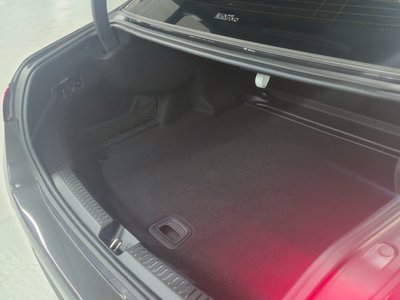 MERCEDES-BENZ E-CLASS - 10