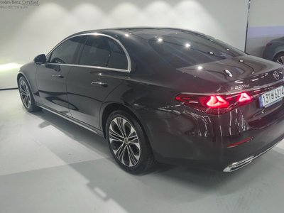 MERCEDES-BENZ E-CLASS - 2