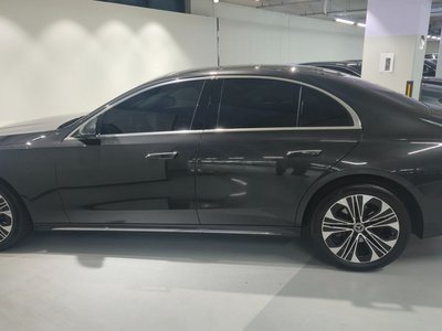 MERCEDES-BENZ E-CLASS - 8