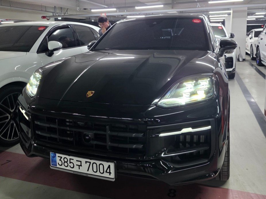 PORSCHE CAYENNE - View 1