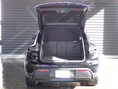 PORSCHE MACAN - 9