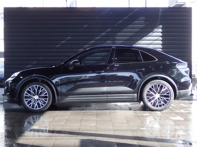 PORSCHE MACAN - 4