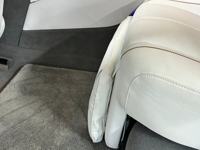 2024 Mercedes-BENZ GLS MAYBACH thumbnail 32