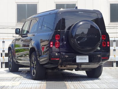 LAND ROVER DEFENDER - 2