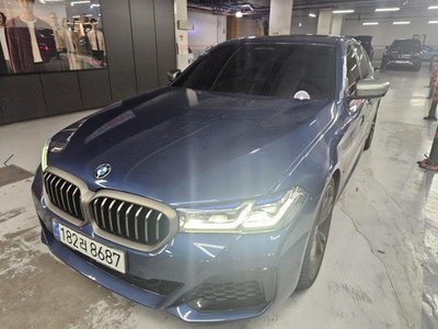 2021 BMW 5 SERIES 照片 2