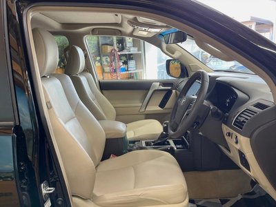 TOYOTA LAND CRUISER PRADO - 8