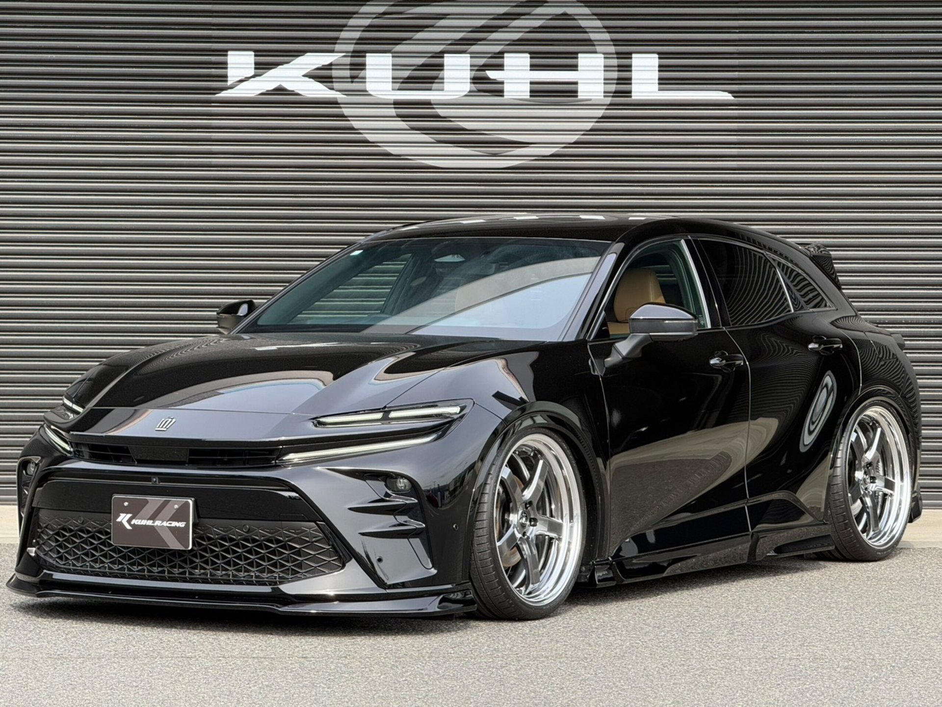 TOYOTA CROWN SPORT - View 1