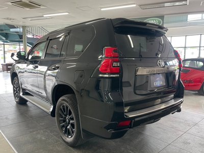 TOYOTA LAND CRUISER PRADO - 10