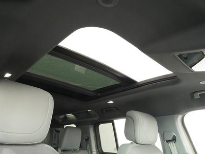 LAND ROVER DEFENDER - 6