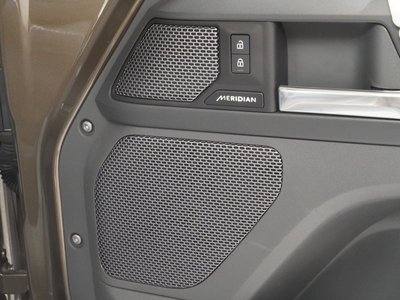 LAND ROVER DEFENDER - 5