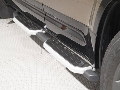 LAND ROVER DEFENDER - 7