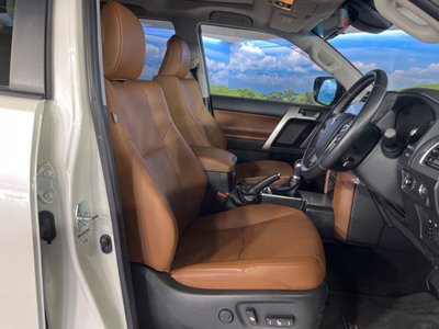 TOYOTA LAND CRUISER PRADO - 9