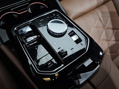 2024 BMW 5 SERIES thumbnail 12