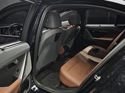 2024 BMW 5 SERIES thumbnail 18