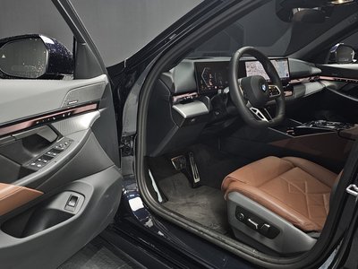 2024 BMW 5 SERIES thumbnail 17