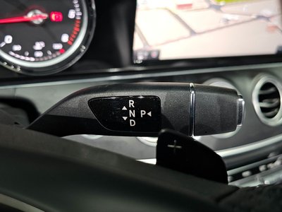 MERCEDES-BENZ E-CLASS - 9