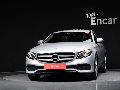 MERCEDES-BENZ E-CLASS - 2