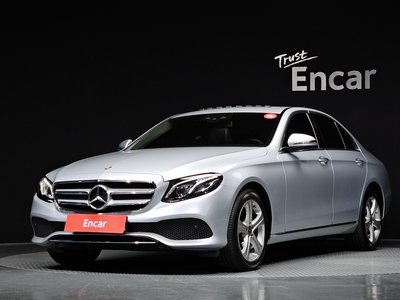 MERCEDES-BENZ E-CLASS - 1