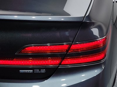 2019 Genesis G90 photo 10
