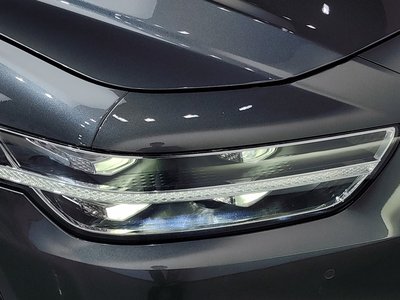 2019 Genesis G90 photo 9