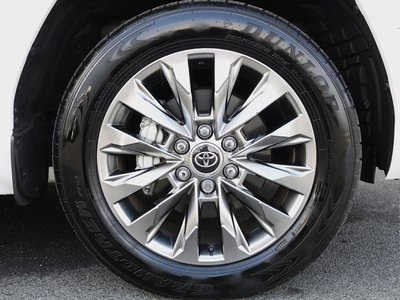 TOYOTA LAND CRUISER 300 - 7