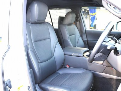 TOYOTA LAND CRUISER 300 - 10