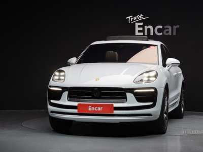 PORSCHE MACAN - 2