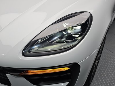 PORSCHE MACAN - 9