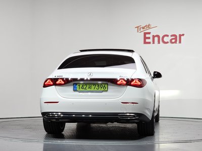 MERCEDES-BENZ E-CLASS - 3