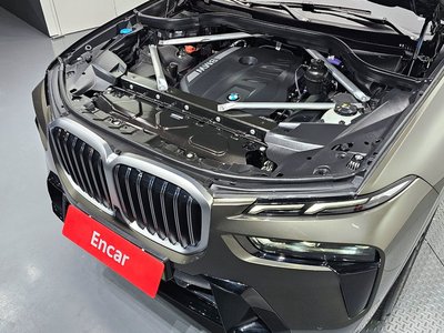 BMW X7 - 7