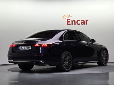 MERCEDES-BENZ E-CLASS - 4