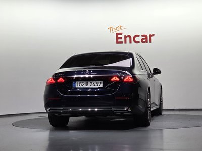 MERCEDES-BENZ E-CLASS - 3