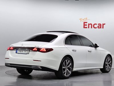 MERCEDES-BENZ E-CLASS - 4