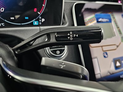 MERCEDES-BENZ E-CLASS - 9