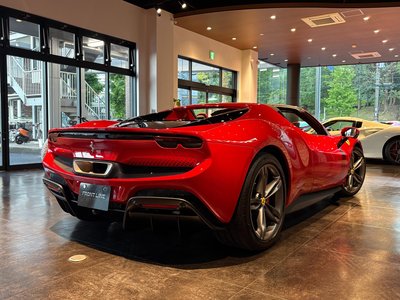 FERRARI 296 - 8