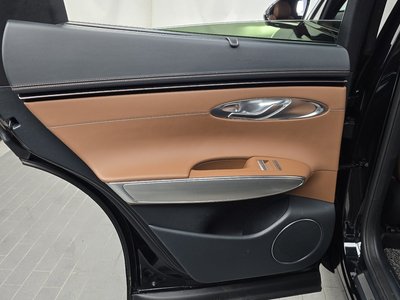 2023 Genesis GV70 — миниатюра 15