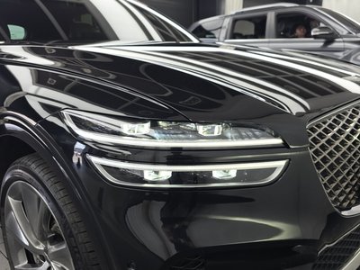 صورة 9 لـ 2023 Genesis GV70