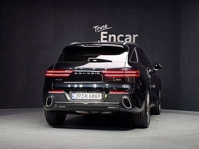 صورة 3 لـ 2023 Genesis GV70