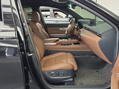 2023 Genesis GV70 — миниатюра 16