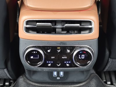 2023 Genesis GV70 — миниатюра 25
