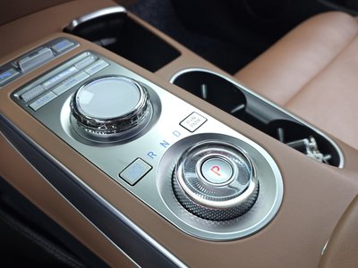 2023 Genesis GV70 — миниатюра 12