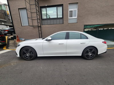 MERCEDES-BENZ E-CLASS - 4